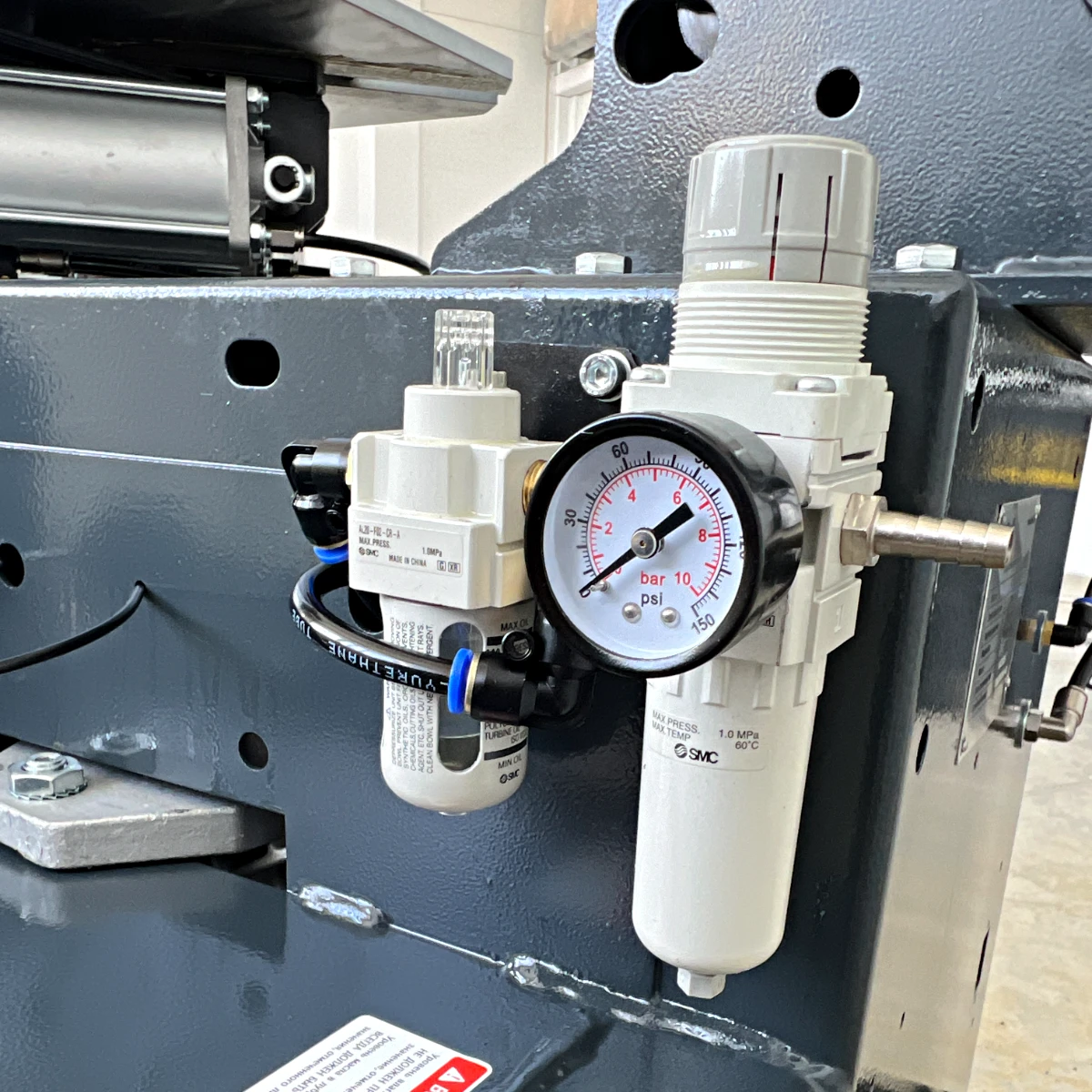 Блок подготовки воздуха с увеличенным сроком службы и точным механизмом регулировки